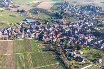 Rott im Bundesland Bas-Rhin, Frankreich von einer Drohne aus