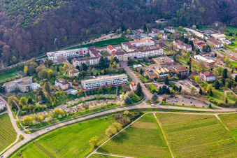 Pfalzklinik Landeck in Klingenmünster im Bundesland Rheinland-Pfalz, Deutschland vom Flugzeug aus