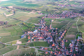Drohnenaufname von Ortsteil Gleiszellen in Gleiszellen-Gleishorbach im Bundesland Rheinland-Pfalz, Deutschland