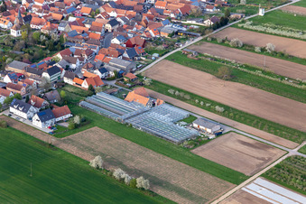 Ehemalige Gärtnerei am Grasweg in Winden im Bundesland Rheinland-Pfalz, Deutschland