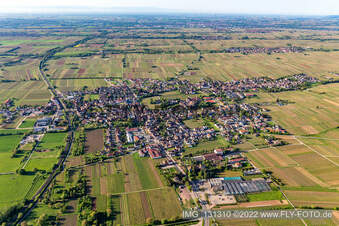 Drohnenaufname von Edesheim im Bundesland Rheinland-Pfalz, Deutschland