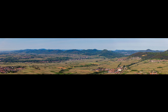 Südpfalz-Panorama von Albweiler bis Schweigen in Gleisweiler im Bundesland Rheinland-Pfalz, Deutschland