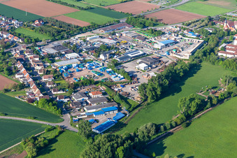 Industriegebiet Kleiner Sand mit Bundesanstalt Technisches Hilfswerk (THW),  Firmengruppe Gerach Container - Baumaschinen und  Süd-Müll GmbH & Co. KG für Abfalltransporte und Sonderabfallbeseitigung in Landau in der Pfalz im Bundesland Rheinland-Pfalz, Deutschland