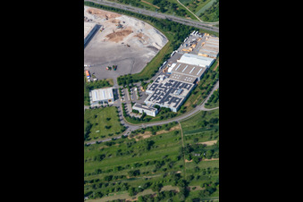 Schrägluftbild von Berghoef GmbH und Logo-Pack GmbH Exportverpackungen in Bischweier im Bundesland Baden-Württemberg, Deutschland