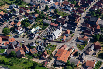 Luftbild von Eglise Sainte-Marguerite de Niederlauterbach im Bundesland Bas-Rhin, Frankreich