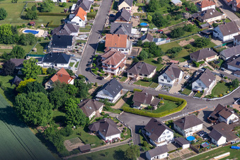 Rue des Violettes in Schleithal im Bundesland Bas-Rhin, Frankreich