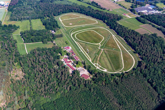 Luftbild von Hippodrome de la hardt Soc Races De Wissembourg im Ortsteil Altenstadt im Bundesland Bas-Rhin, Frankreich