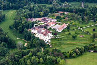 Luftbild von Der Country Club Schloss Langenstein - Der Golfplatz am Bodensee im Ortsteil Orsingen in Orsingen-Nenzingen im Bundesland Baden-Württemberg, Deutschland