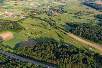 Luftbild von GOLFPLATZ STEISSLINGEN GMBH im Ortsteil Wiechs in Steißlingen im Bundesland Baden-Württemberg, Deutschland