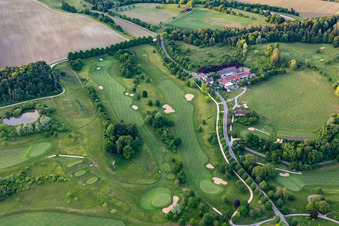 Luftaufnahme von Der Country Club Schloss Langenstein - Der Golfplatz am Bodensee im Ortsteil Orsingen in Orsingen-Nenzingen im Bundesland Baden-Württemberg, Deutschland
