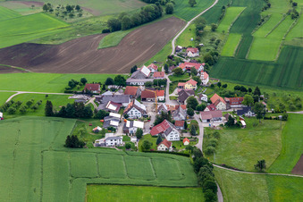 Luftaufnahme von Ortsteil Danketsweiler in Horgenzell im Bundesland Baden-Württemberg, Deutschland