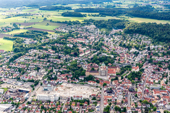 Luftbild von Basilika St. Martin in Weingarten bei Ravensburg im Bundesland Baden-Württemberg, Deutschland