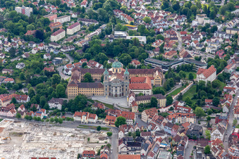 Luftaufnahme von Basilika St. Martin in Weingarten bei Ravensburg im Bundesland Baden-Württemberg, Deutschland