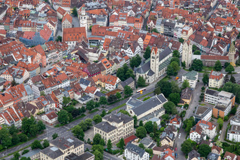 Altstadt mit   Liebfrauenkirche und   Frauentor in Ravensburg im Bundesland Baden-Württemberg, Deutschland