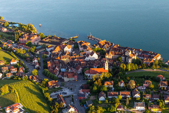 Schrägluftbild von Meersburg im Bundesland Baden-Württemberg, Deutschland
