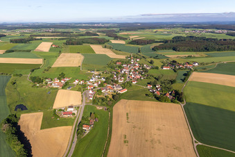 Dorfansicht aus Osten im Ortsteil Bietingen in Sauldorf im Bundesland Baden-Württemberg, Deutschland