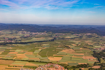Südpfalz Panorama Horbachtal in Steinweiler im Bundesland Rheinland-Pfalz, Deutschland