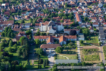 Luftbild von St. Paulus Stift Herxheim in Herxheim bei Landau im Bundesland Rheinland-Pfalz, Deutschland