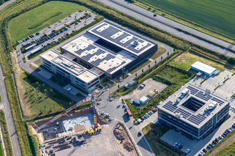 Schrägluftbild von MTS Group in Rülzheim im Bundesland Rheinland-Pfalz, Deutschland