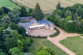 Le Domaine de La Pierre in Coudrecieux im Bundesland Sarthe, Frankreich von oben
