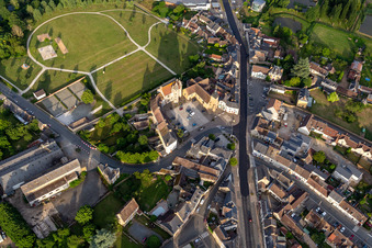 Schrägluftbild von Château de Bouloire im Bundesland Sarthe, Frankreich