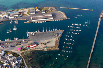 Port de Lesconil in der Bretagne in Plobannalec-Lesconil im Bundesland Finistère, Frankreich