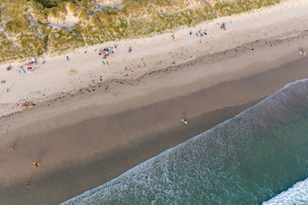 Schrägluftbild von Plage de Tronoën in Saint-Jean-Trolimon im Bundesland Finistère, Frankreich