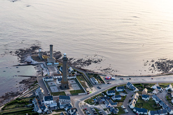 Phare d’Eckmühl und Der Alte Leuchtturm von Penmarch im Ortsteil St-Guenole-St Pierre im Bundesland Finistère, Frankreich