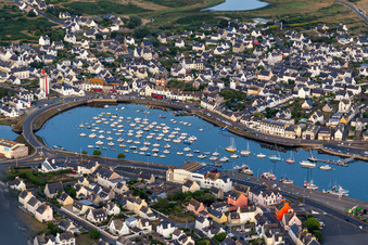 Luftbild von Hafen von Guilvine in Treffiagat im Bundesland Finistère, Frankreich