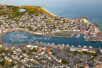Hafen von Guilvine in Treffiagat im Bundesland Finistère, Frankreich vom Flugzeug aus