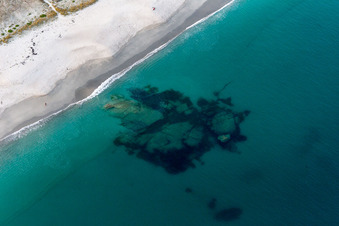 Plage de Kersauz in Treffiagat im Bundesland Finistère, Frankreich von oben