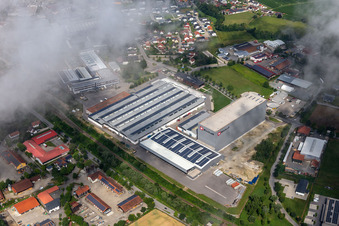 Schrägluftbild von Einhell Germany AG in Landau an der Isar im Bundesland Bayern, Deutschland