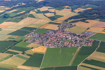 Luftaufnahme von Ortsteil Dornwang in Moosthenning im Bundesland Bayern, Deutschland