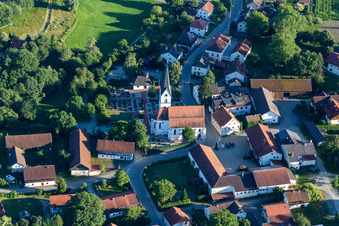 Pfarrkirche St. Johannes d. Täufer in Ruhstorf in Simbach im Bundesland Bayern, Deutschland