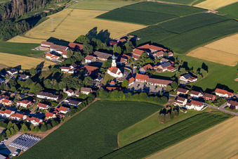 Luftaufnahme von Ortsteil Hainberg in Arnstorf im Bundesland Bayern, Deutschland