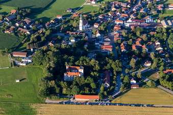 Luftbild von Ortsteil Mariakirchen in Arnstorf im Bundesland Bayern, Deutschland