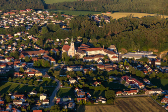 Luftaufnahme von Ortsteil Sankt Peter in Aldersbach im Bundesland Bayern, Deutschland