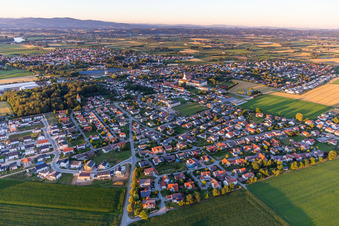 Luftbild von Ortsteil Altenmarkt in Osterhofen im Bundesland Bayern, Deutschland