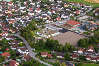 Hans-Carossa-Grund- und Mittelschule in Pilsting im Bundesland Bayern, Deutschland