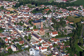 Stadtpfarrkirche Mariä Himmelfahrt in Vilsbiburg im Bundesland Bayern, Deutschland