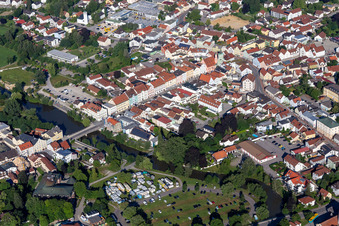Stadtplatz in Vilsbiburg im Bundesland Bayern, Deutschland