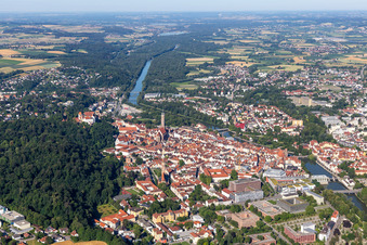Schrägluftbild von Altstadt Landshut im Bundesland Bayern, Deutschland