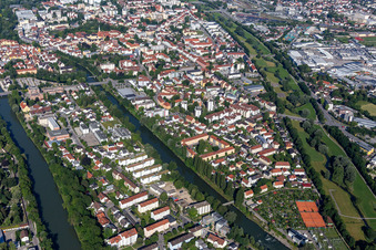 Luftbild von Hammerinsel zw. Isar und kleiner Isar in Landshut im Bundesland Bayern, Deutschland