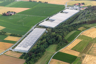 Logistikcenter an der Dingolfinger Straße im Ortsteil Unterhollerau in Moosthenning im Bundesland Bayern, Deutschland