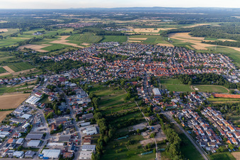 Ortsteil Liedolsheim in Dettenheim im Bundesland Baden-Württemberg, Deutschland aus der Luft