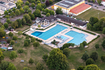 Queichtalbad in Offenbach an der Queich im Bundesland Rheinland-Pfalz, Deutschland