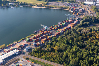 Contargo Wörth-Karlsruhe GmbH im Containerhafen im Ortsteil Maximiliansau in Wörth am Rhein im Bundesland Rheinland-Pfalz, Deutschland