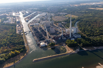 Luftbild von Rheinhafen Dampfkraftwerk der EnBW gedrosselt wegen Rhein-Niedrigwasser im Ortsteil Daxlanden in Karlsruhe im Bundesland Baden-Württemberg, Deutschland