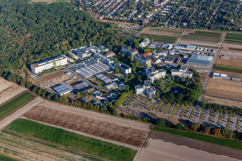 Schrägluftbild von BASF Agricultural Center in Limburgerhof im Bundesland Rheinland-Pfalz, Deutschland