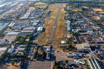 Flugplatz Speyer/Ludwigshafen GmbH (EDRY/ZQC) im Bundesland Rheinland-Pfalz, Deutschland